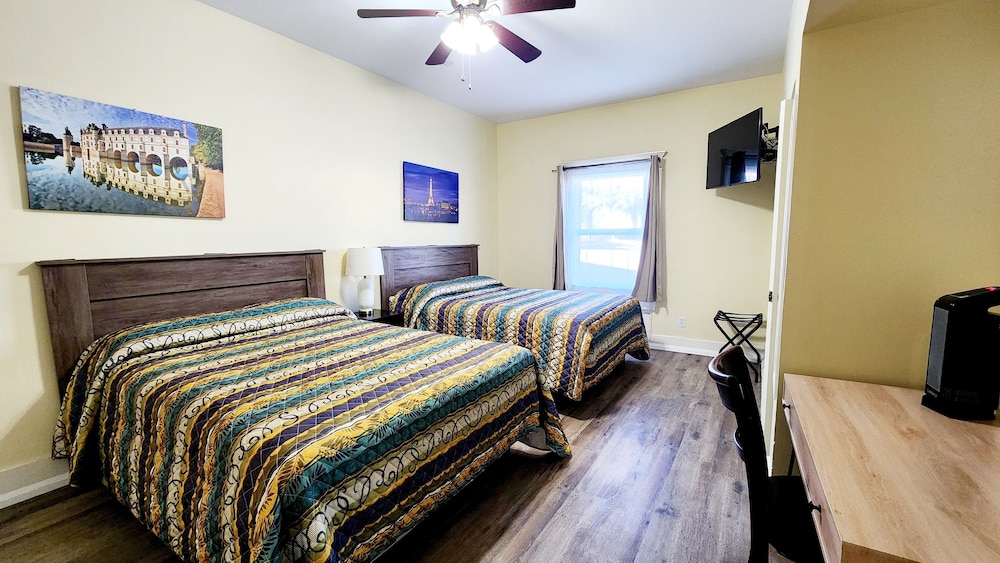 Santa Paula Inn - photo 6