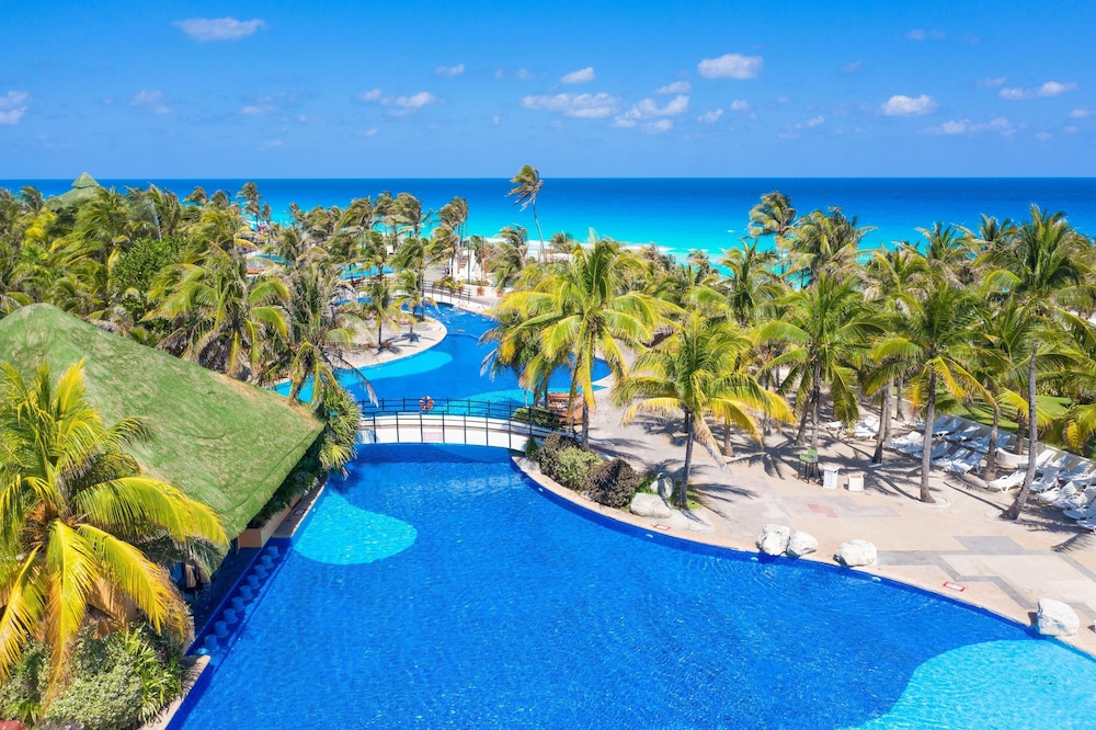The Grand Oasis Cancun All Inclusive