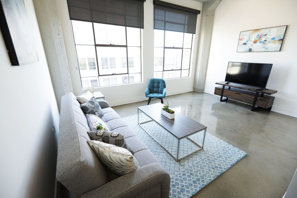 Downtown Lofty Suites - photo 5