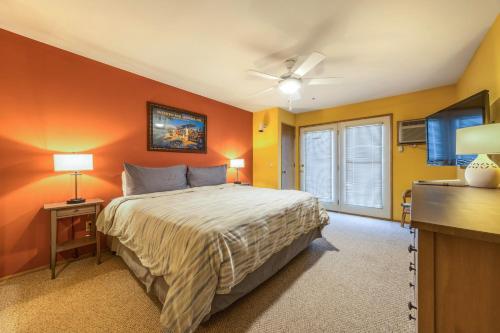 15 Lodge with Hood River Bridge View — 4-Star Luxury Hotel in Hood River, United States