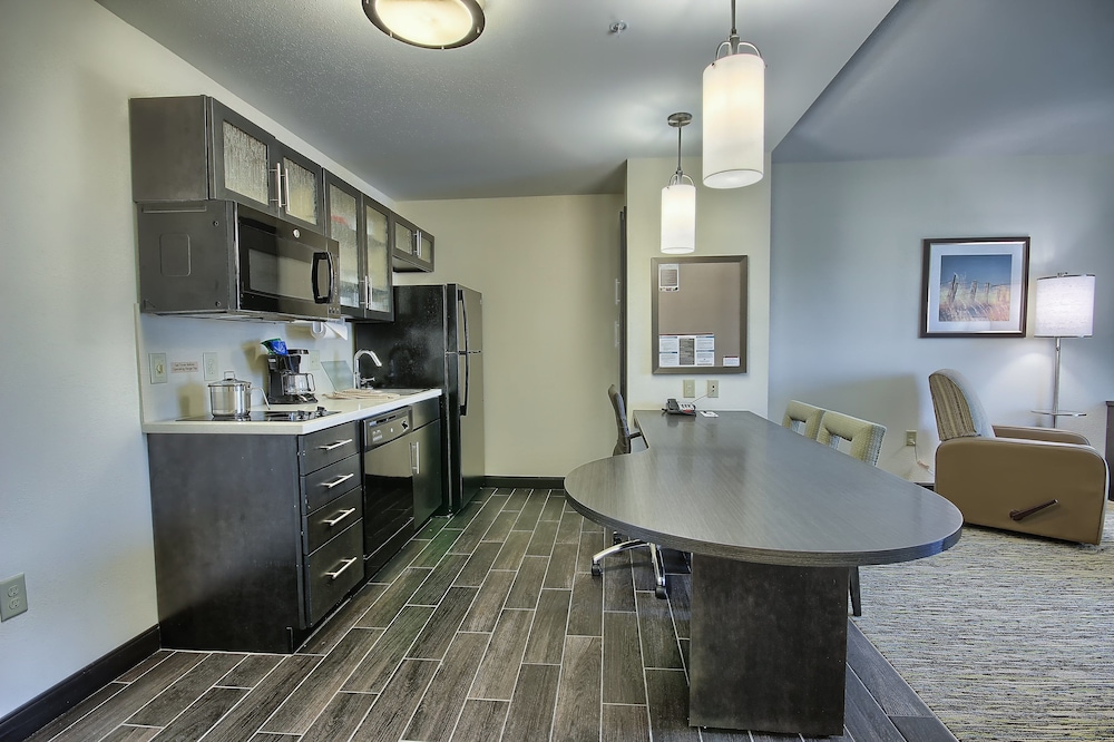 Candlewood Suites Columbus Grove City by IHG - photo 12