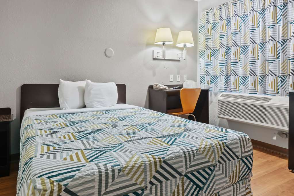 Motel 6 Ventura CA Beach - photo 25