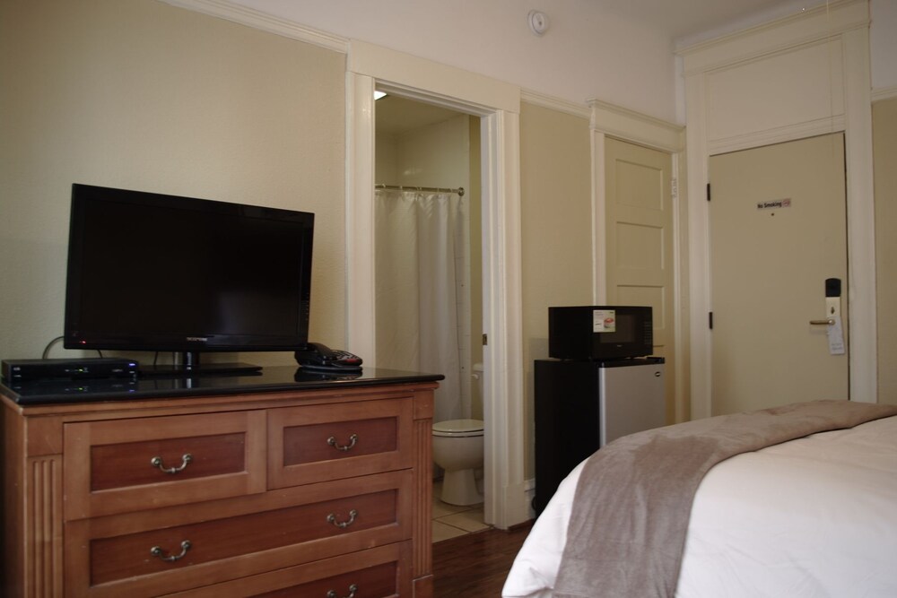 Yale Hotel - photo 12