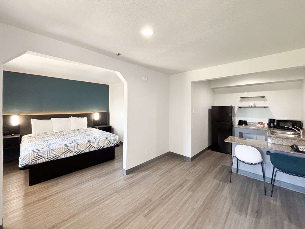 OYO Hotel Irving DFW Airport North - photo 15