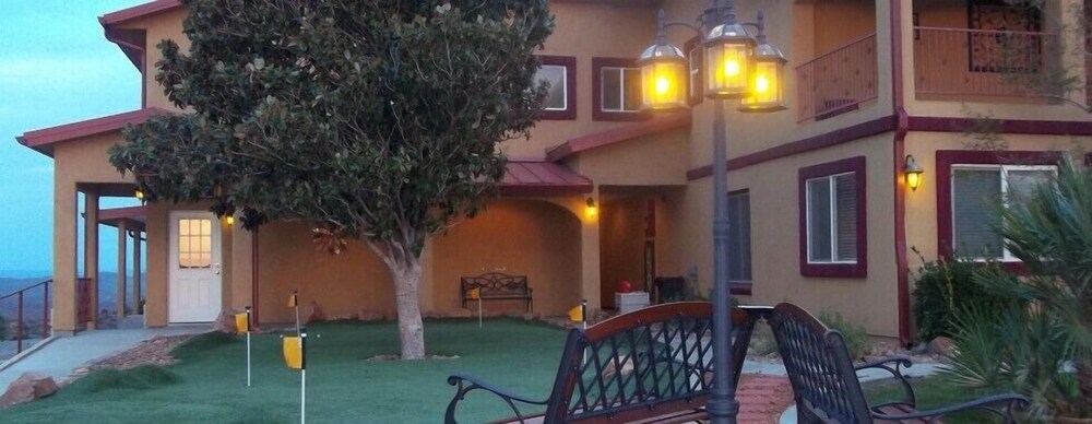 Dream Manor Inn - photo 56