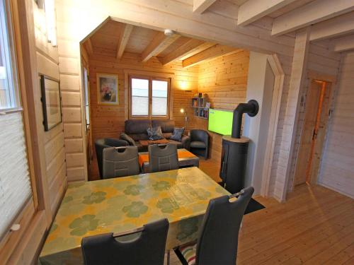 Ferienhaus Zuehlke — 4-Star Luxury Hotel in Gross Nemerow, Germany