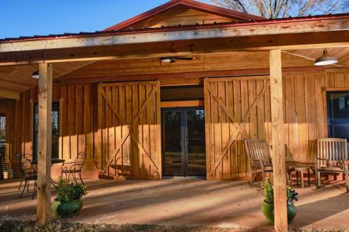 Serenity Barn — 4-Star Luxury Hotel in Mooresville, United States