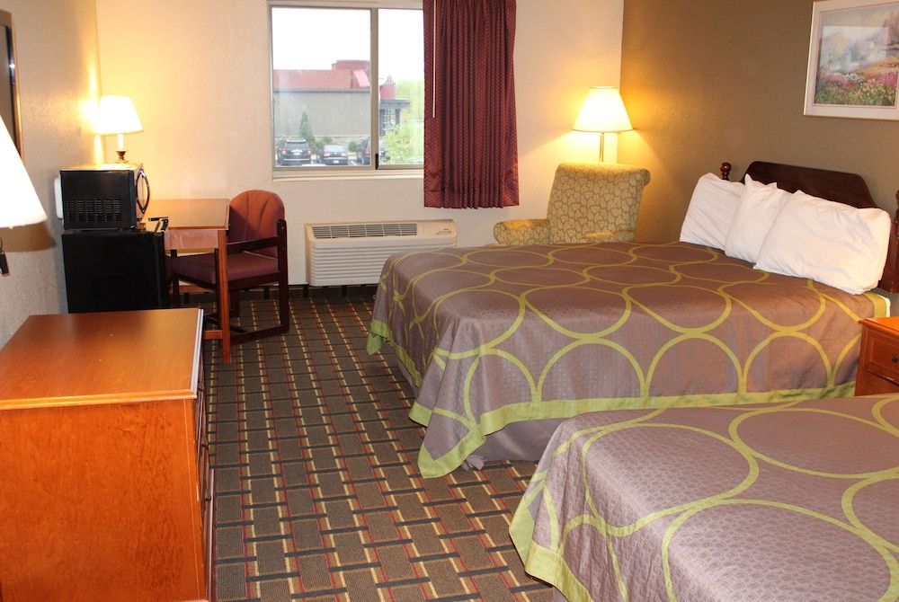 Super 8 by Wyndham Valparaiso - photo 12
