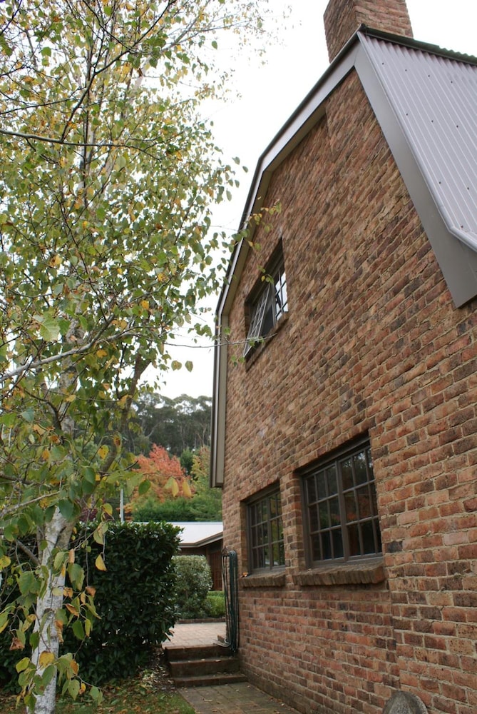 Yallambee — 4-Star Luxury Hotel in Bundanoon, Australia