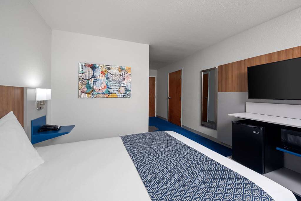 Microtel Inn & Suites by Wyndham Houma - photo 22