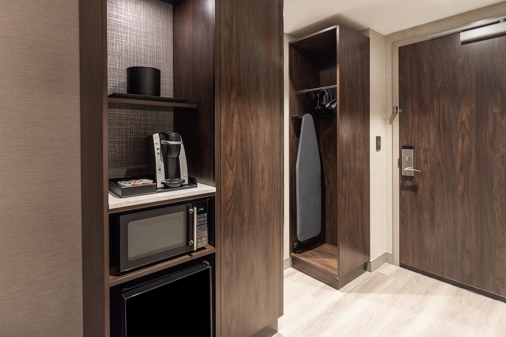 Holiday Inn Boston Logan Airport Chelsea by IHG - photo 9