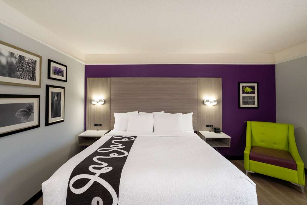 La Quinta Inn & Suites by Wyndham Birmingham Hoover - photo 42