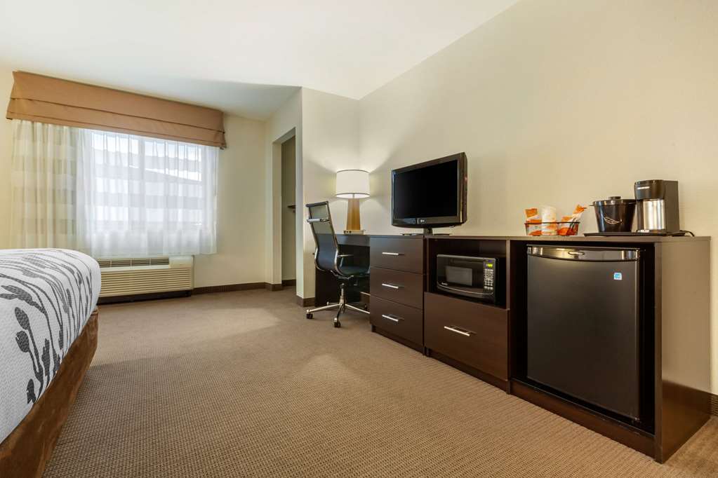 Sleep Inn & Suites Fargo Medical Center - photo 9