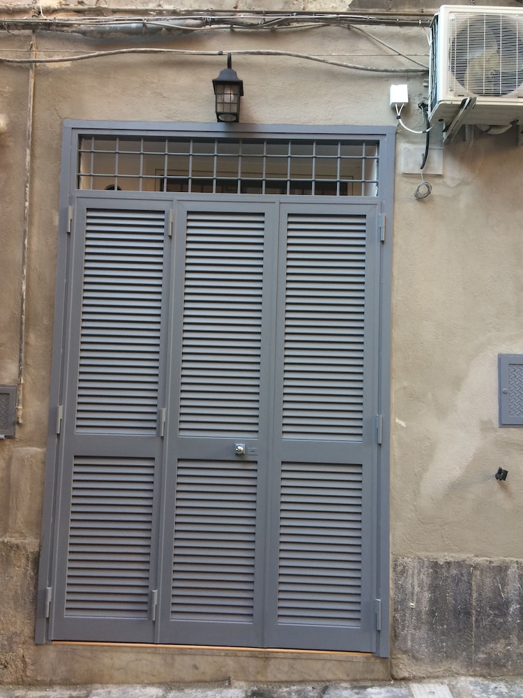 Flat in Center Historic - last minute hotel in Naples