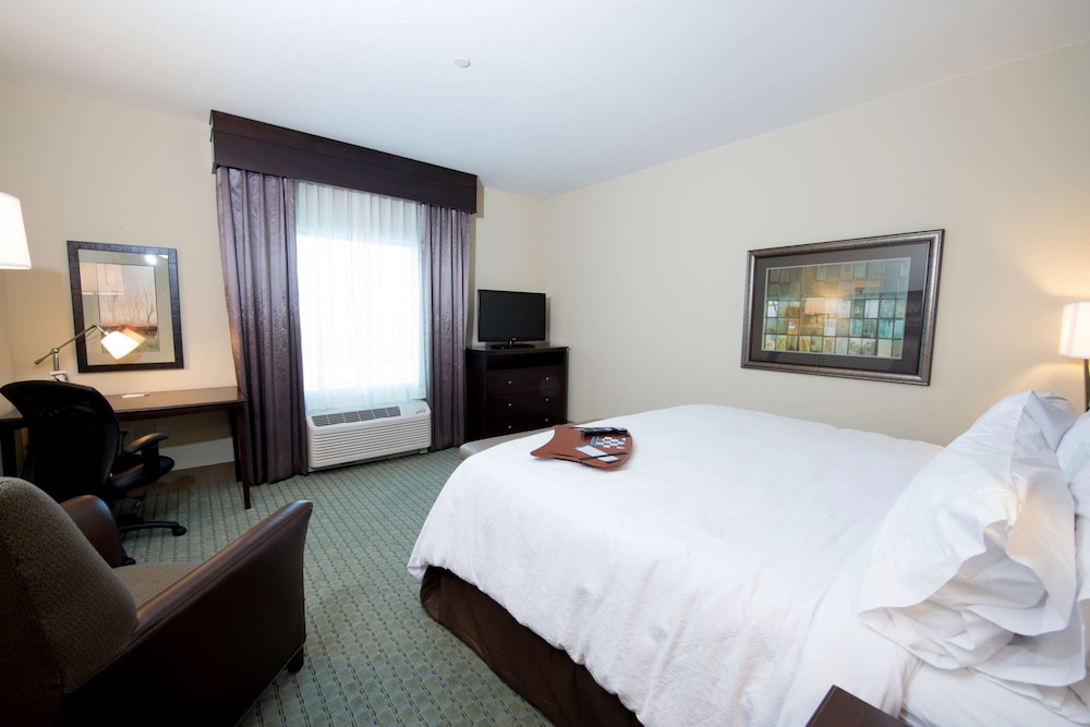 Hampton Inn & Suites Bismarck Northwest - photo 7