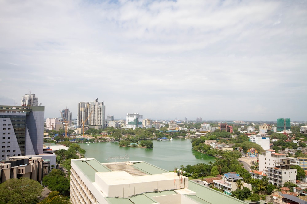 Crescat Apartments — 4-Star Luxury Hotel in Colombo, Sri Lanka