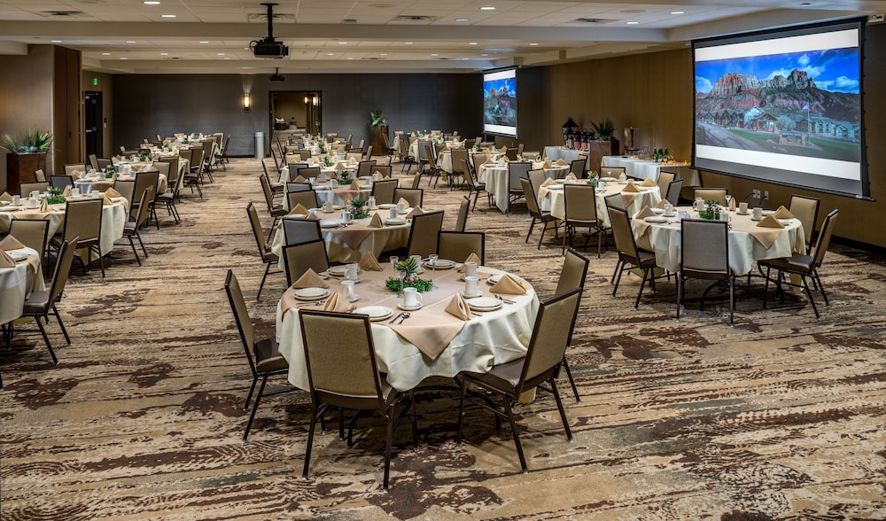 SpringHill Suites by Marriott Springdale Zion National Park - photo 15