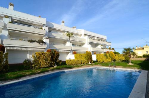 Caravel.Les B303 — 4-Star Luxury Hotel in L'escala, Spain