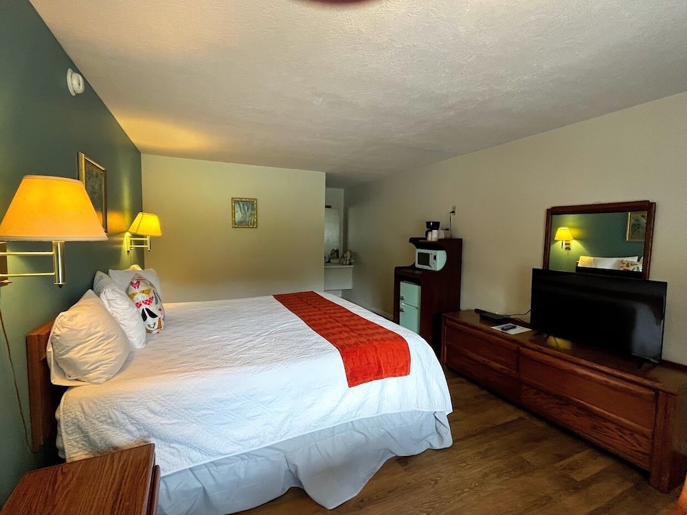Meadowlark Motel with Restaurant & Bar - photo 19