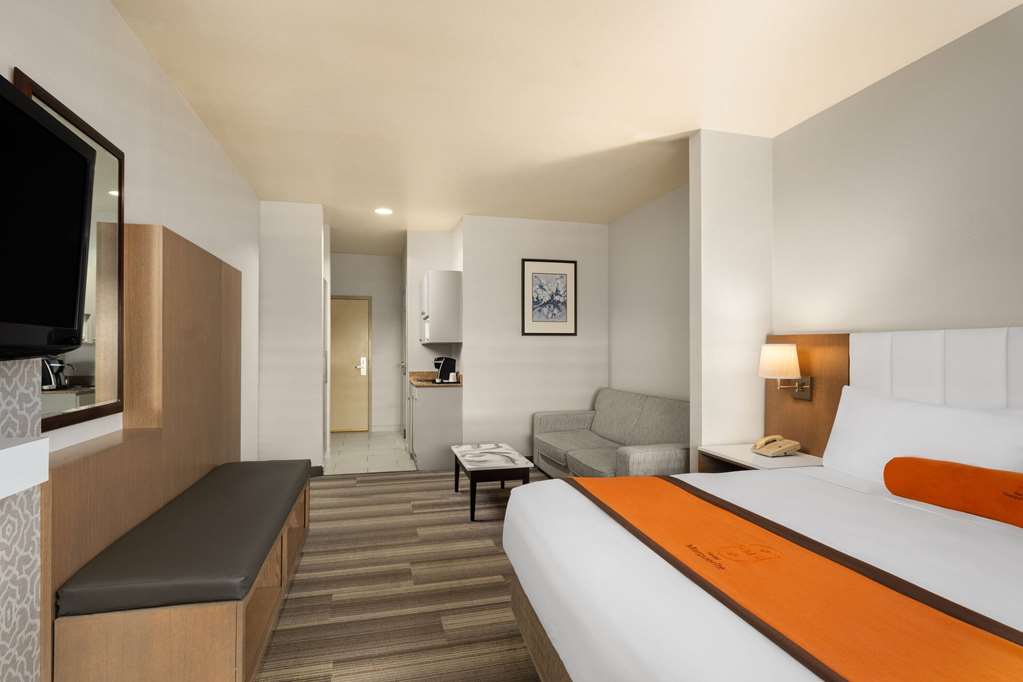 Hotel Marguerite Anaheim Garden Grove Trademark Collection by Wyndham - photo 28