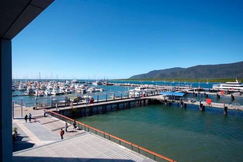 301 Harbour View — 4-Star Luxury Hotel in Cairns, Australia