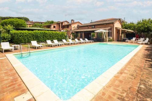 Villa delle Rose by VacaVilla — 4-Star Luxury Hotel in Magione, Italy