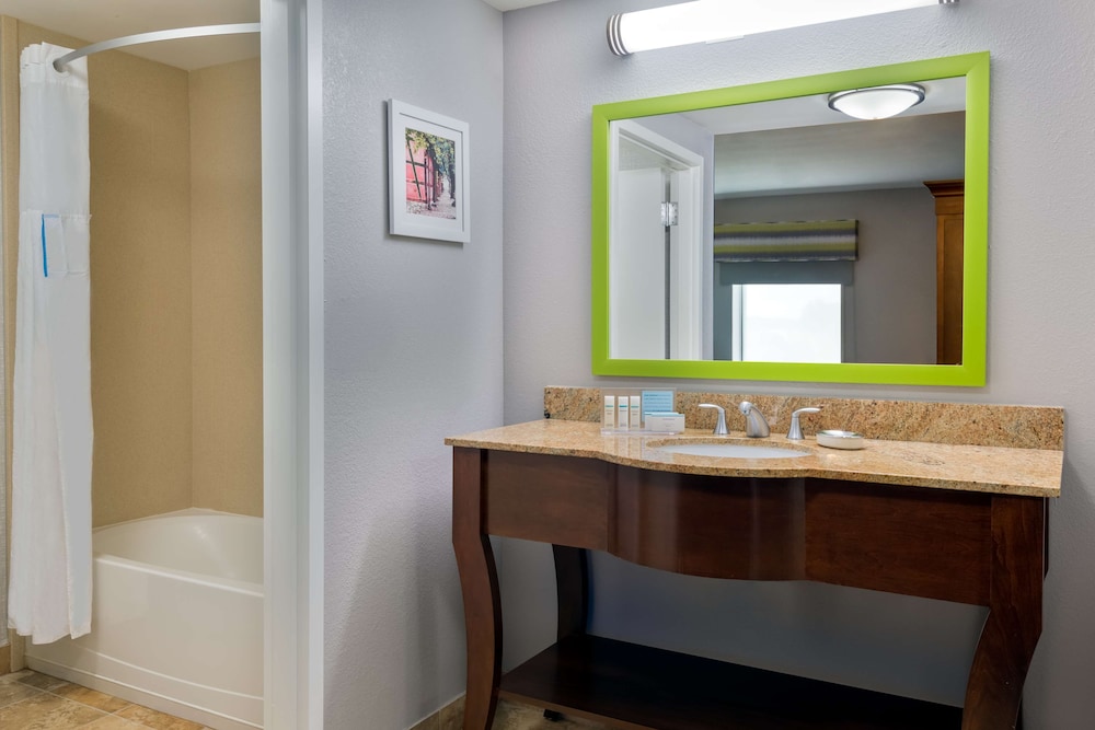 Hampton Inn & Suites Winston Salem University Area NC - photo 20