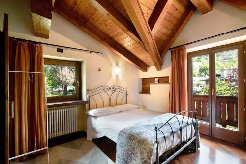 Pelot De la Masse — 4-Star Luxury Hotel in Salle, Italy