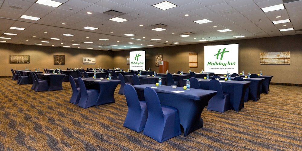 Holiday Inn Downtown Mercy Area by IHG - photo 31