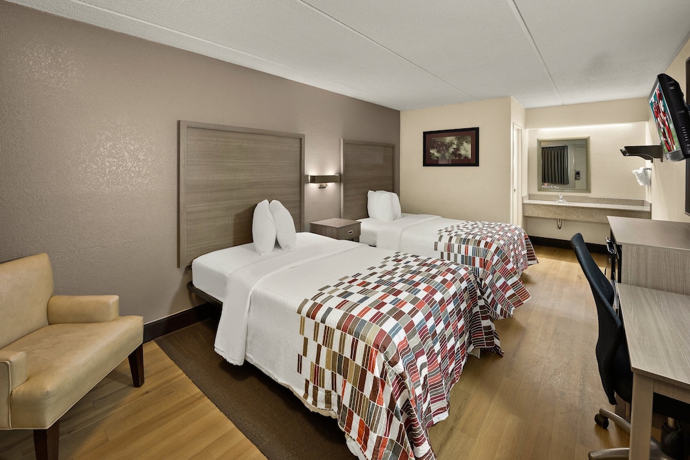 Red Roof Inn Chapel Hill UNC - photo 6