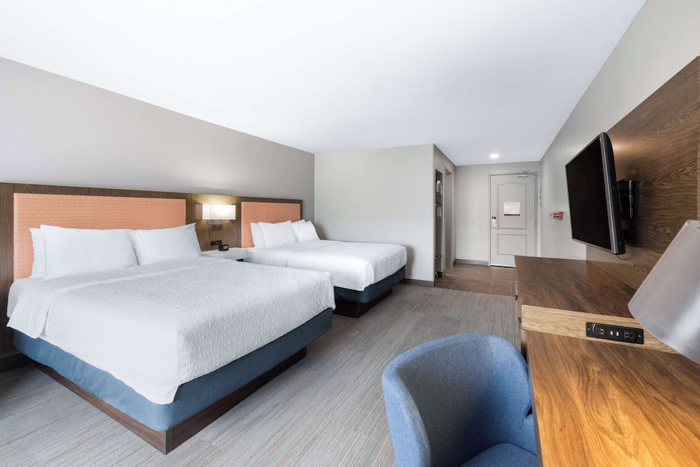 Hampton Inn & Suites Casper - photo 21