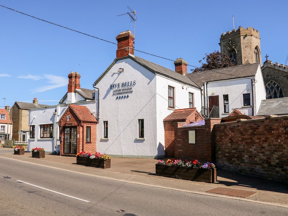 Five Bells Inn - carbon neutral hotel in Upwell
