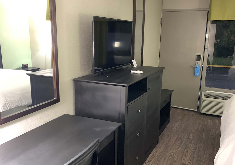 Lx Hotel Powered by ACW Circle - photo 29