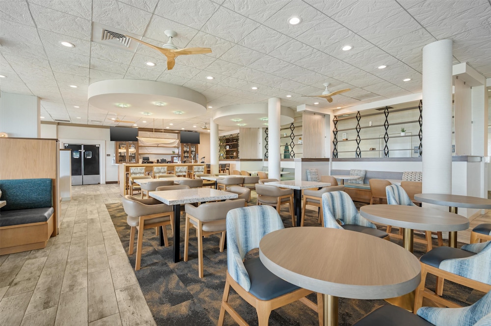 Hampton Inn Virginia Beach Oceanfront North - photo 71