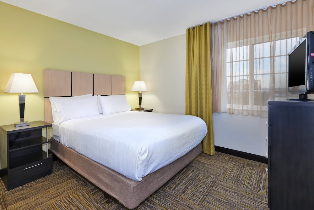 Candlewood Suites Polaris an IHG Hotel - photo 4