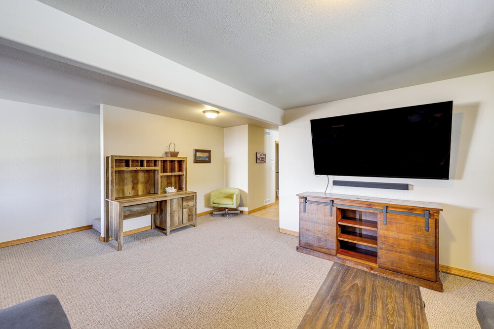 Angel Fire Townhome w Hot Tub: 2 Mi to Ski Resort - photo 10