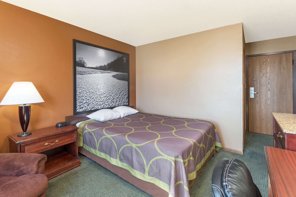 Super 8 by Wyndham Poplar Bluff Missouri - photo 6