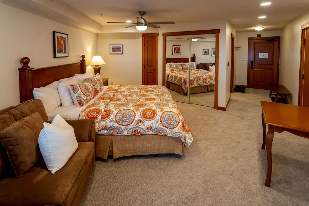 1311b King Standard Eagle Springs West Hotel Room - photo 2