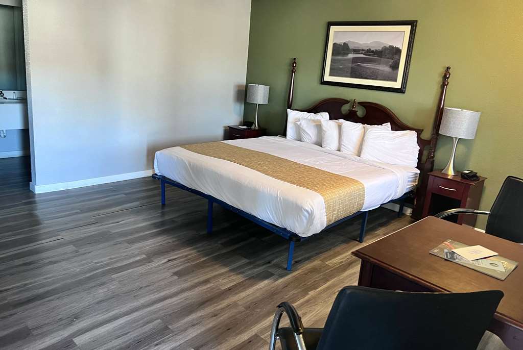 Travelodge by Wyndham Redding CA - photo 7