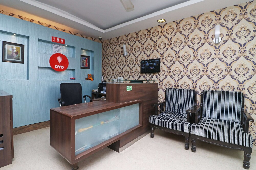 Oyo 10584 Hotel Just Stay