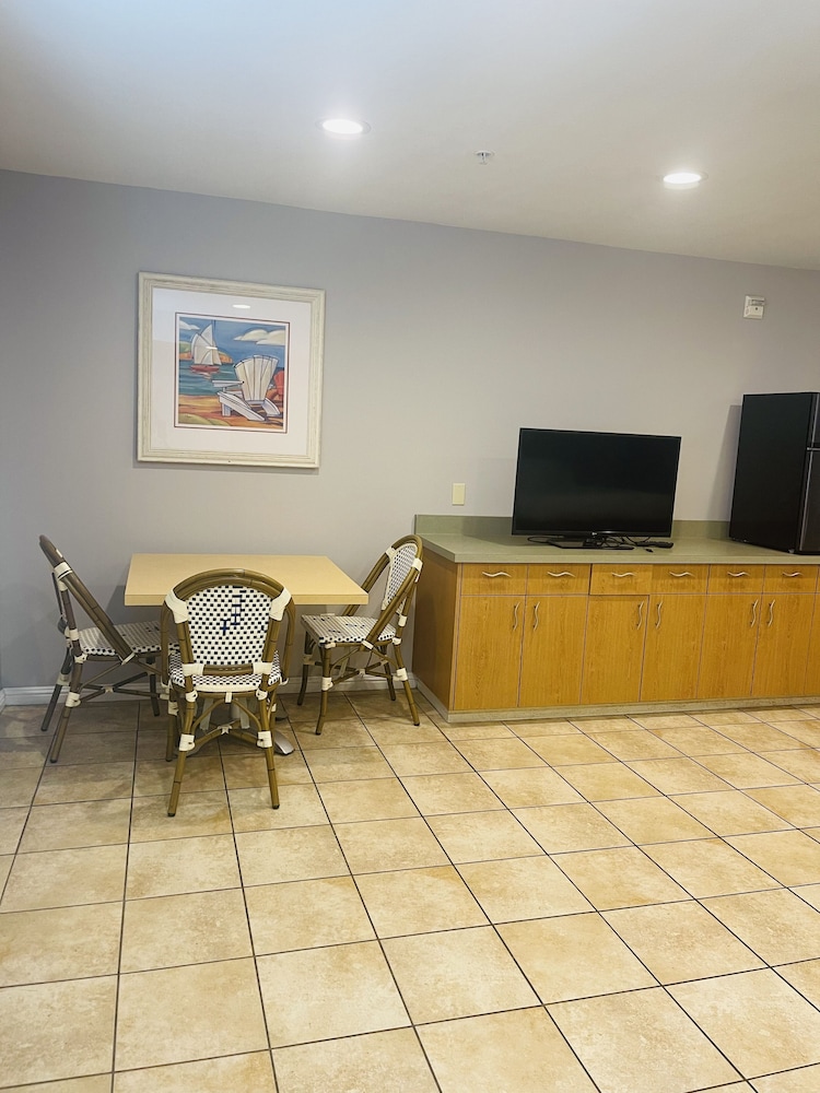 Morro Shores Inn And Suites - photo 18