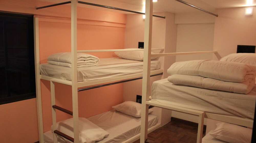 U Night Hostel