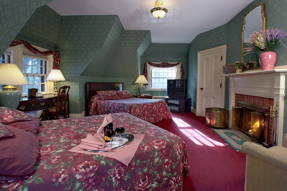 Stonehurst Manor - photo 8