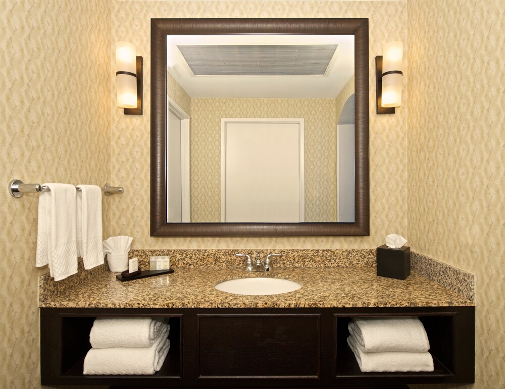 Embassy Suites by Hilton Flagstaff - photo 17