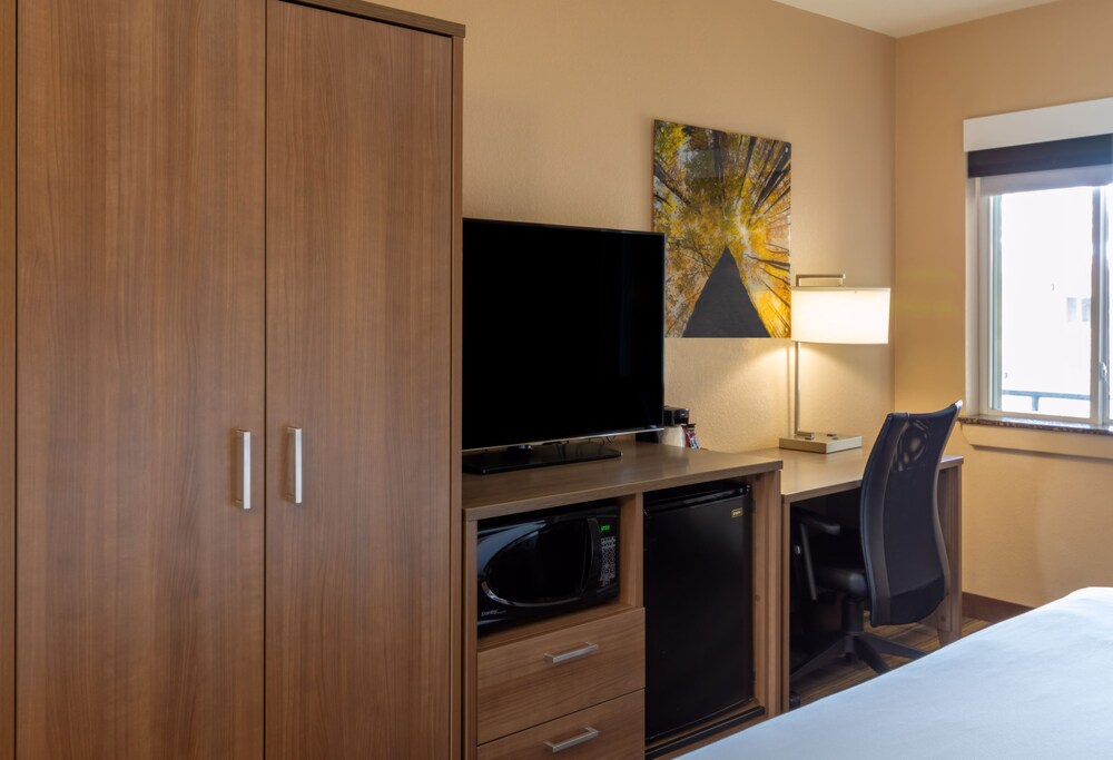 Boulder University Inn - photo 7