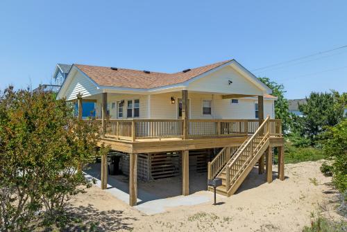 Dune Dayz - carbon neutral hotel in Nags Head
