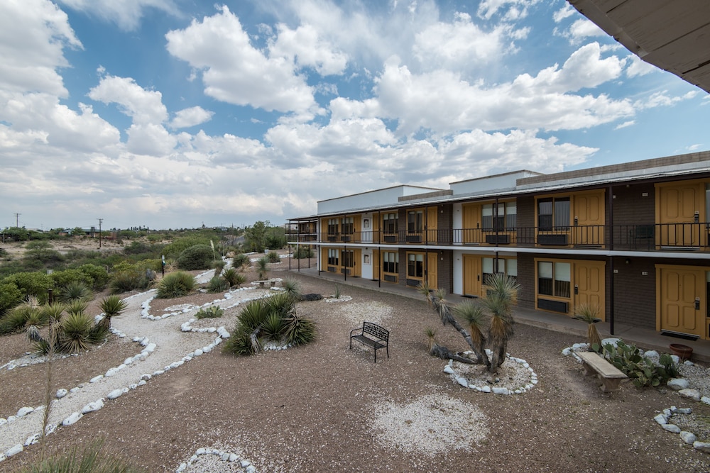 Landmark Lookout Lodge - photo 26