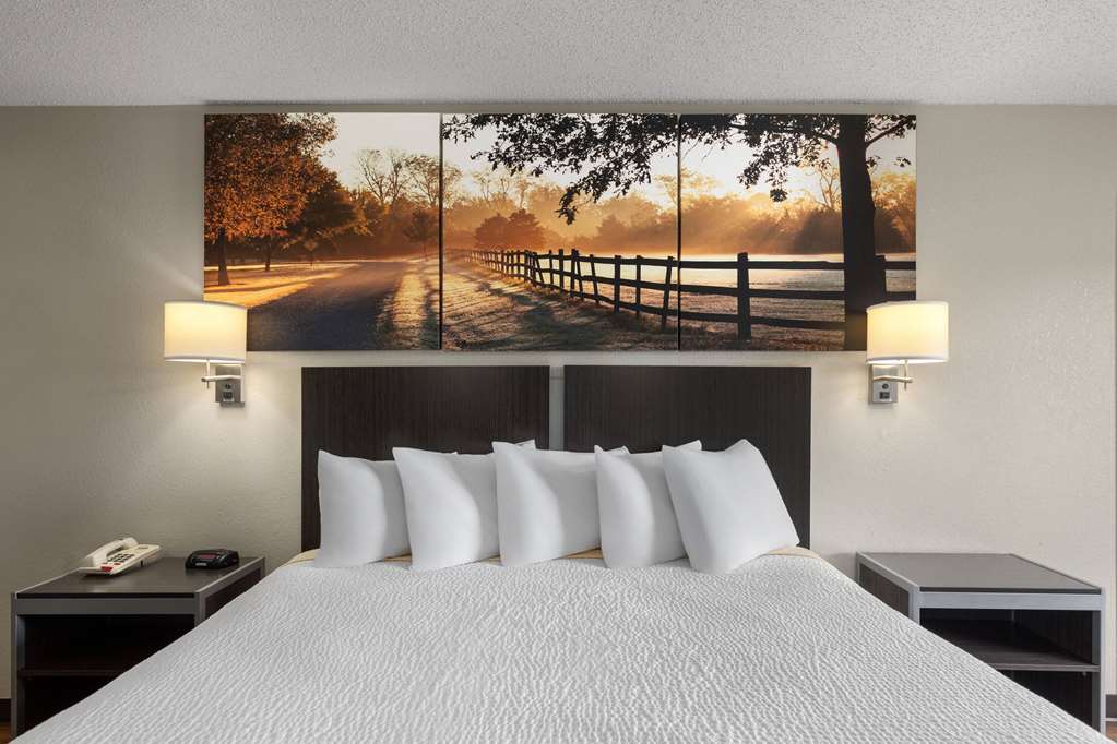 Days Inn by Wyndham Childersburg Sylacauga - photo 25