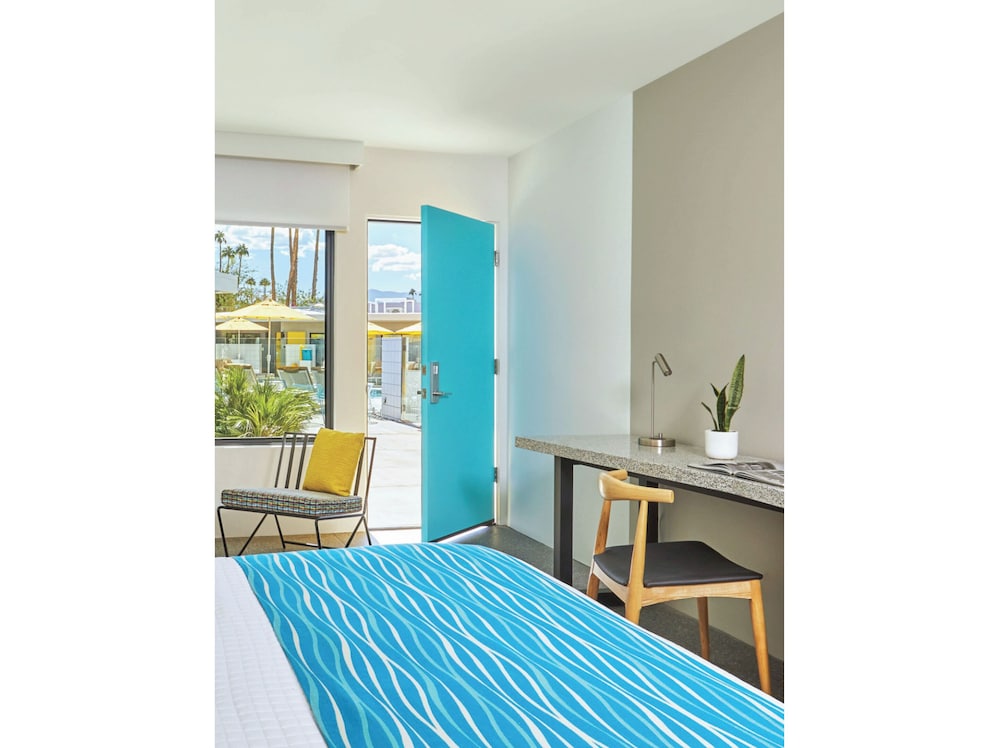 Twin Palms Resort A Gay Men's Resort - photo 12
