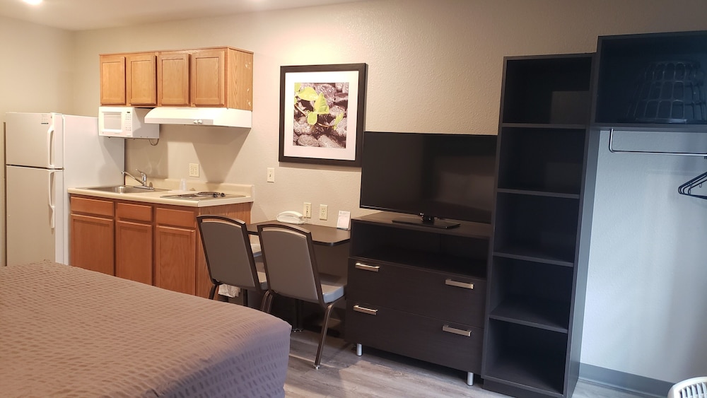 WoodSpring Suites Kansas City Lenexa - photo 6